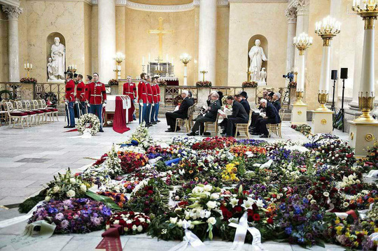 Lời trăng trối của chồng khiến Nữ hoàng Đan Mạch nghẹn ngào